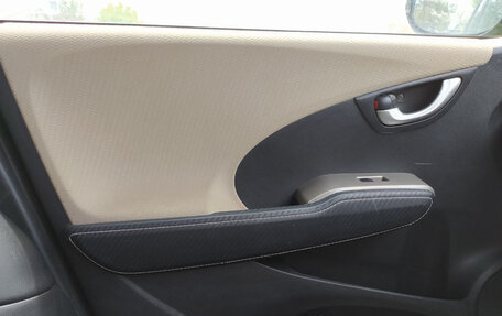 Honda Fit III, 2011 год, 710 000 рублей, 21 фотография