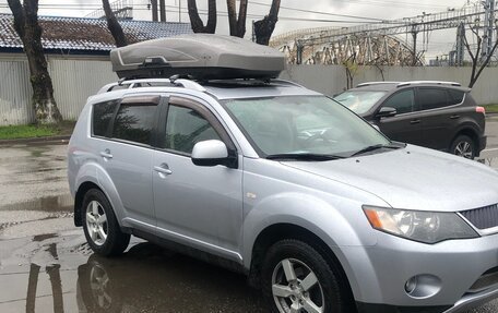 Mitsubishi Outlander III рестайлинг 3, 2008 год, 990 000 рублей, 4 фотография