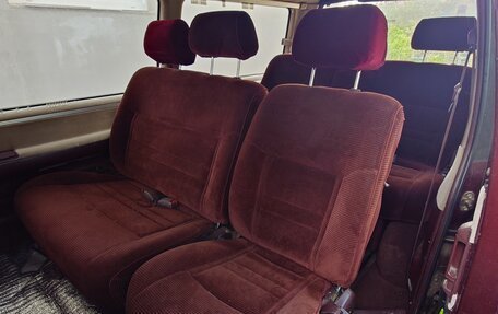 Toyota HiAce H100, 1993 год, 650 000 рублей, 9 фотография
