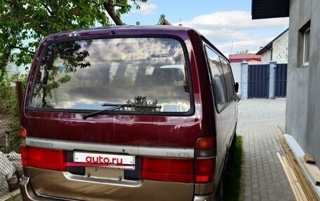 Toyota HiAce H100, 1993 год, 650 000 рублей, 13 фотография