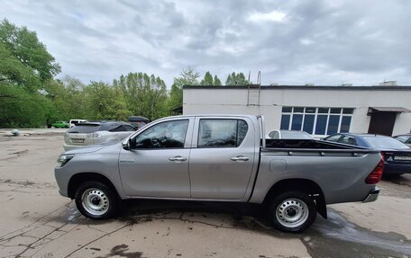 Toyota Hilux VIII, 2023 год, 5 900 000 рублей, 6 фотография