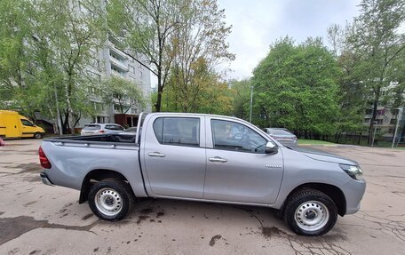 Toyota Hilux VIII, 2023 год, 5 900 000 рублей, 3 фотография