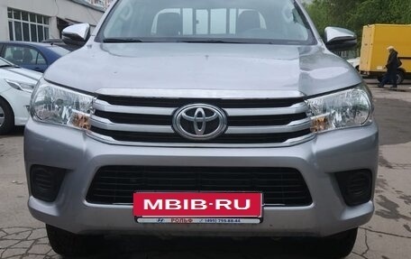 Toyota Hilux VIII, 2023 год, 5 900 000 рублей, 4 фотография