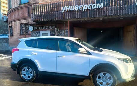 Toyota RAV4, 2015 год, 1 950 000 рублей, 4 фотография