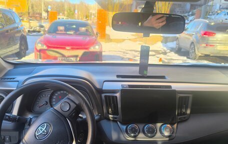 Toyota RAV4, 2015 год, 1 950 000 рублей, 12 фотография