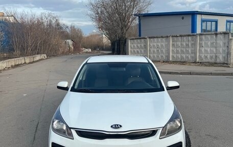 KIA Rio IV, 2017 год, 625 000 рублей, 2 фотография