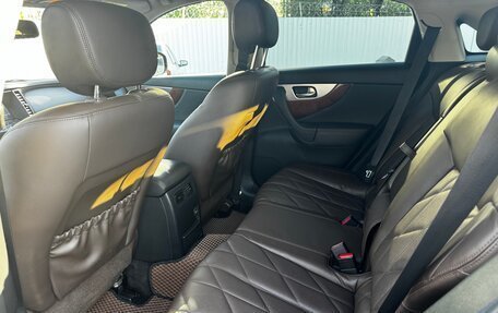 Infiniti QX70, 2015 год, 2 655 000 рублей, 8 фотография