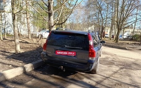 Volvo V70 III рестайлинг, 2001 год, 640 000 рублей, 4 фотография