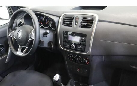Renault Logan II, 2020 год, 900 000 рублей, 5 фотография