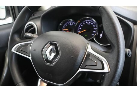Renault Logan II, 2020 год, 900 000 рублей, 8 фотография