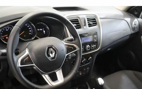 Renault Logan II, 2020 год, 900 000 рублей, 6 фотография