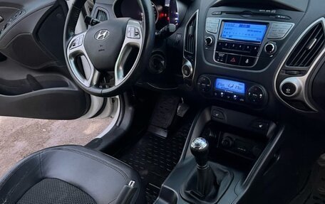 Hyundai ix35 I рестайлинг, 2012 год, 949 000 рублей, 11 фотография