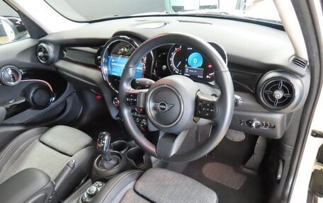 MINI Countryman II (F60), 2022 год, 3 085 000 рублей, 14 фотография