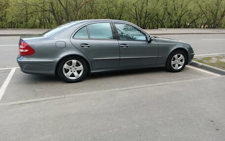 Mercedes-Benz E-Класс, 2004 год, 1 700 000 рублей, 5 фотография