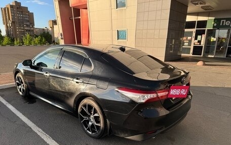 Toyota Camry, 2019 год, 3 000 000 рублей, 10 фотография
