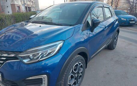Renault Kaptur I рестайлинг, 2021 год, 1 800 000 рублей, 4 фотография