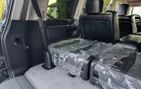 Toyota Land Cruiser 200, 2012 год, 4 000 000 рублей, 24 фотография
