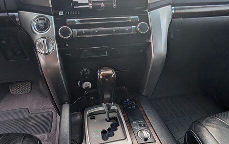 Toyota Land Cruiser 200, 2012 год, 4 000 000 рублей, 28 фотография