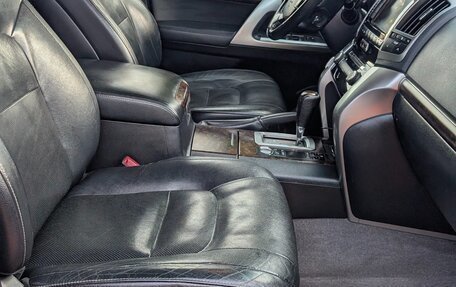 Toyota Land Cruiser 200, 2012 год, 4 000 000 рублей, 27 фотография