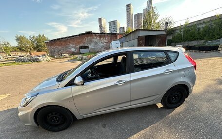 Hyundai Solaris II рестайлинг, 2012 год, 900 000 рублей, 3 фотография