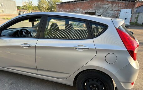 Hyundai Solaris II рестайлинг, 2012 год, 900 000 рублей, 4 фотография