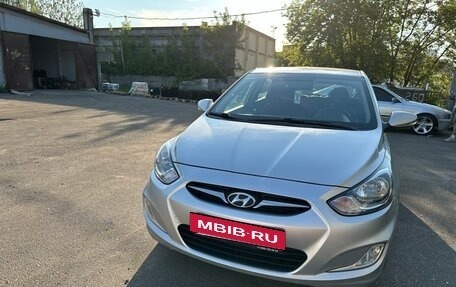 Hyundai Solaris II рестайлинг, 2012 год, 900 000 рублей, 2 фотография