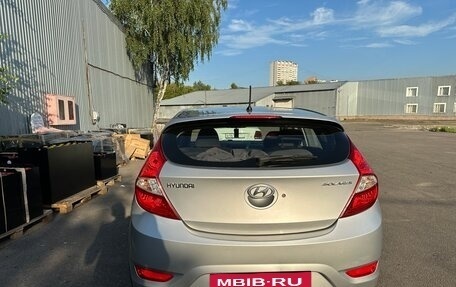 Hyundai Solaris II рестайлинг, 2012 год, 900 000 рублей, 5 фотография