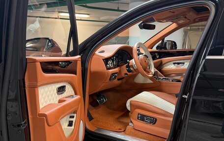 Bentley Bentayga I, 2023 год, 33 450 000 рублей, 9 фотография
