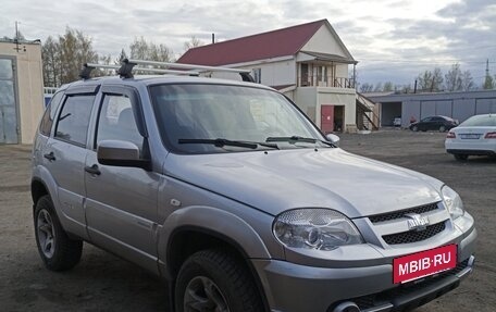 Chevrolet Niva I рестайлинг, 2012 год, 560 000 рублей, 4 фотография