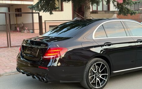 Mercedes-Benz E-Класс, 2017 год, 3 050 000 рублей, 4 фотография