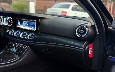 Mercedes-Benz E-Класс, 2017 год, 3 050 000 рублей, 10 фотография