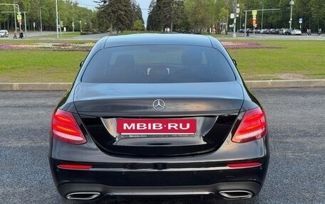 Mercedes-Benz E-Класс, 2017 год, 3 300 000 рублей, 5 фотография