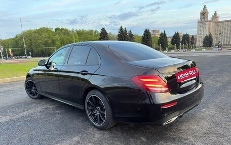 Mercedes-Benz E-Класс, 2017 год, 3 300 000 рублей, 4 фотография