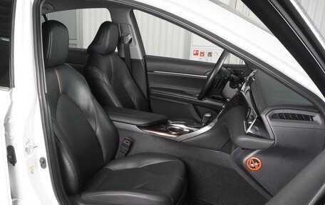 Toyota Camry, 2018 год, 3 349 000 рублей, 8 фотография