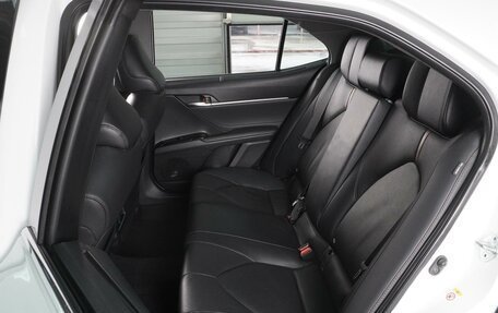 Toyota Camry, 2018 год, 3 349 000 рублей, 9 фотография
