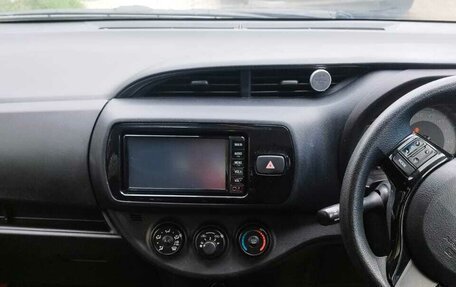 Toyota Vitz, 2018 год, 1 020 000 рублей, 10 фотография