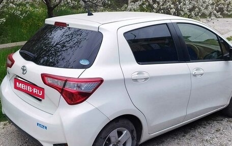 Toyota Vitz, 2018 год, 1 020 000 рублей, 2 фотография