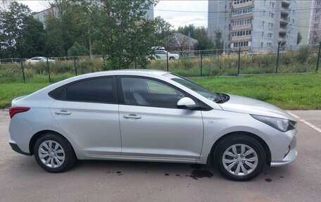 Hyundai Solaris II рестайлинг, 2021 год, 1 550 000 рублей, 6 фотография