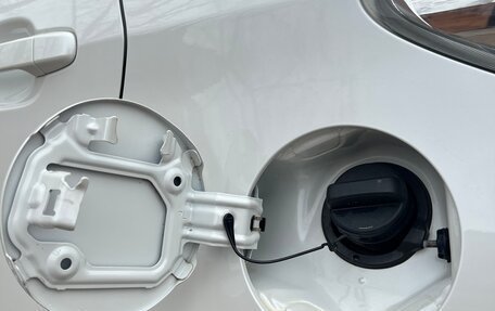 Toyota Ractis II, 2011 год, 1 197 000 рублей, 20 фотография