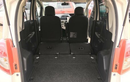 Toyota Ractis I, 2010 год, 1 000 000 рублей, 4 фотография