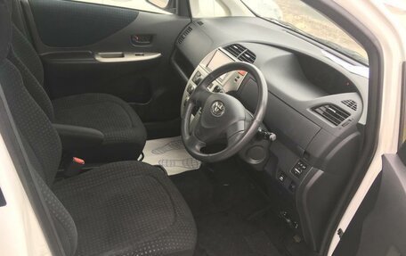 Toyota Ractis I, 2010 год, 1 000 000 рублей, 7 фотография