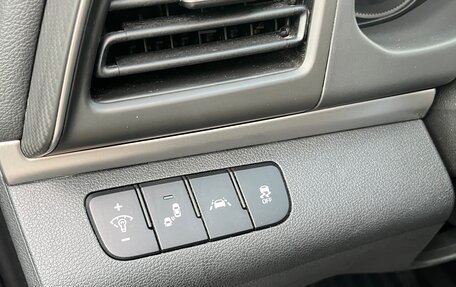 Hyundai Elantra VI рестайлинг, 2019 год, 1 820 000 рублей, 5 фотография
