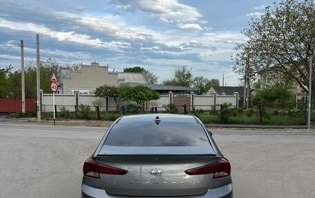 Hyundai Elantra VI рестайлинг, 2019 год, 1 820 000 рублей, 13 фотография