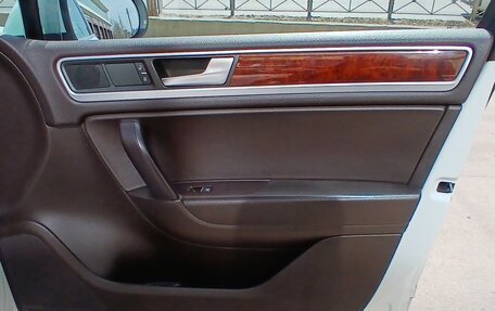 Volkswagen Touareg III, 2013 год, 2 290 000 рублей, 20 фотография
