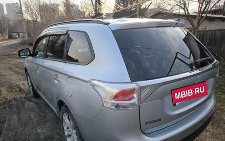 Mitsubishi Outlander III рестайлинг 3, 2012 год, 1 600 000 рублей, 5 фотография