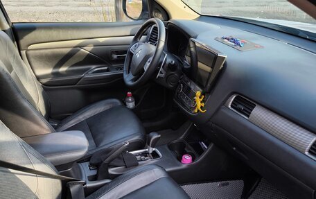 Mitsubishi Outlander III рестайлинг 3, 2012 год, 1 600 000 рублей, 10 фотография