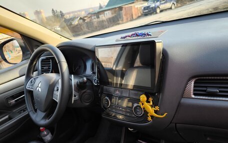 Mitsubishi Outlander III рестайлинг 3, 2012 год, 1 600 000 рублей, 11 фотография