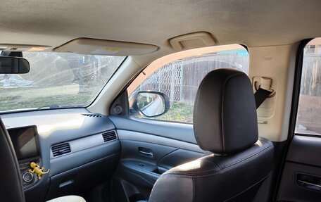 Mitsubishi Outlander III рестайлинг 3, 2012 год, 1 600 000 рублей, 17 фотография