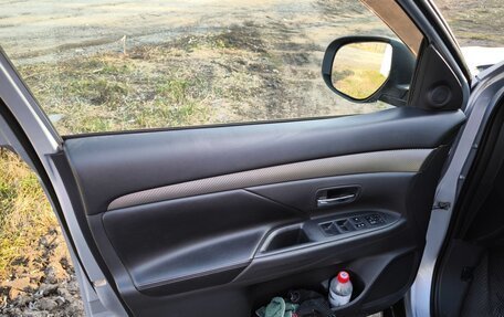 Mitsubishi Outlander III рестайлинг 3, 2012 год, 1 600 000 рублей, 19 фотография