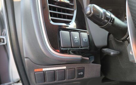 Mitsubishi Outlander III рестайлинг 3, 2012 год, 1 600 000 рублей, 29 фотография